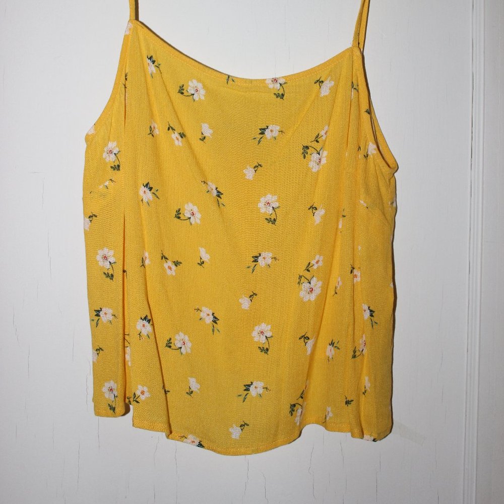 Summery straight-neck cropped tank!